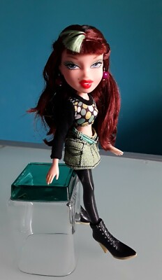 ''BRATZ DOLL'', MGA, ''PHOEBE I CANDYZ'', Modell 2001, Höhe 25 cm.