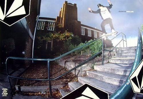 Volcom 2003 Dustin Puppe Skateboard Poster Neu Altlager einwandfrei Zustand - Bild 1 von 1