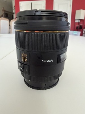 Sigma 85mm f/1.4 EX DG HSM Lens - Sony A-Mount (Full Frame) -no box
