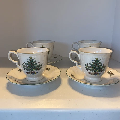 Nikko "HAPPY HOLIDAYS"  Japan Set of 4 Cups & Saucers