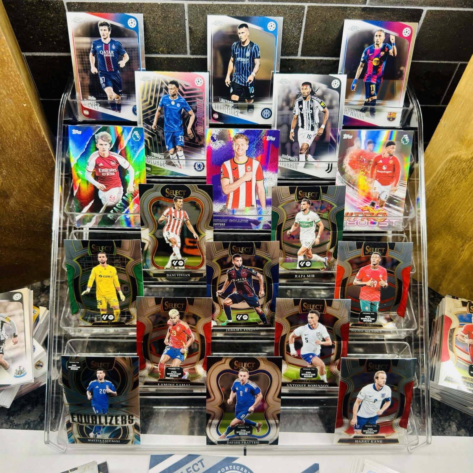 360+ FIFA Soccer Card LOT 2025-26 Topps Chrome Select Prizm RC Inserts Parallels view 9