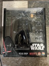 Mafex No. 027 Kylo Ren Star Wars The Force Awakens Figure