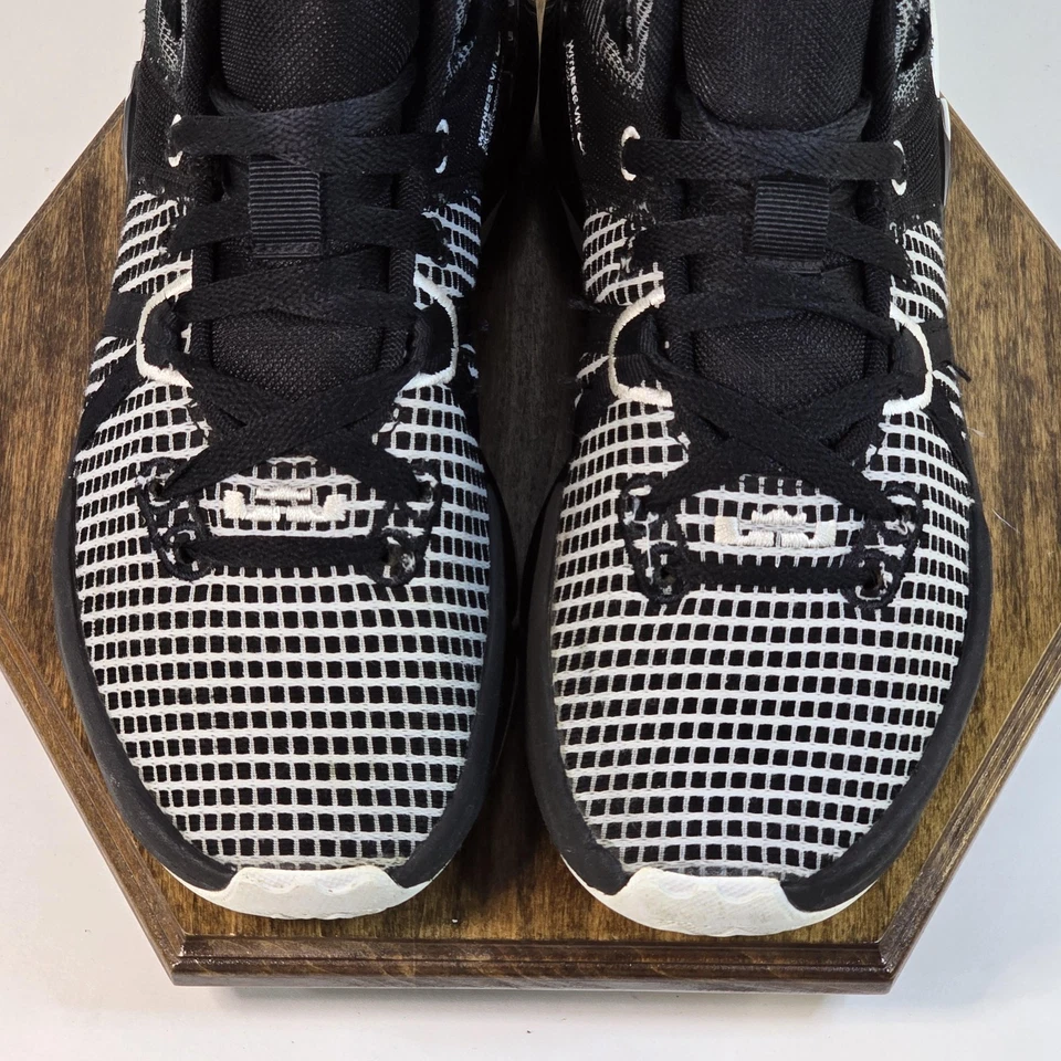 Nike LeBron Witness Shoes Mens Size 6 Black White Basketball Low Top Court Gym - Image 3 of 4