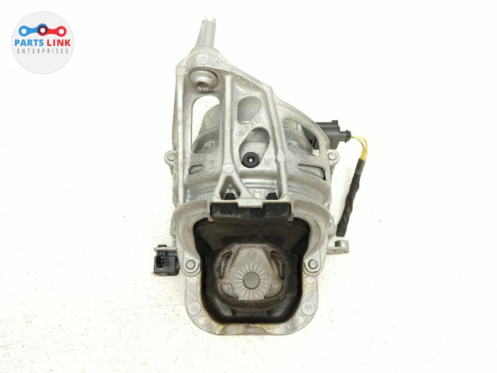 Bentley Bentayga 2016-2020 Right Engine mount