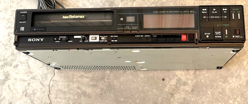 Sony SL-HFR70  B  II/III  Super BetaMax VCR  video cassette recorder