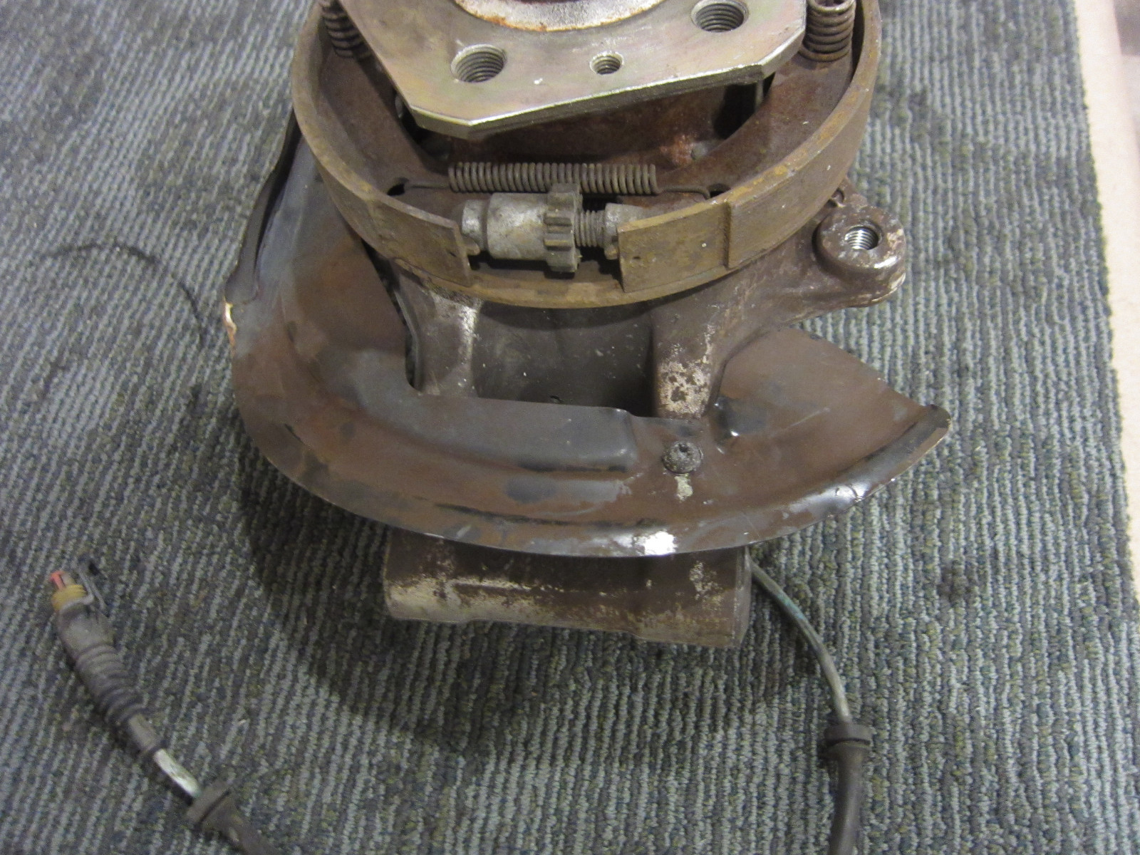Maserati 4200 - LH Rear Wheel Hub Holder  - P/N 183590