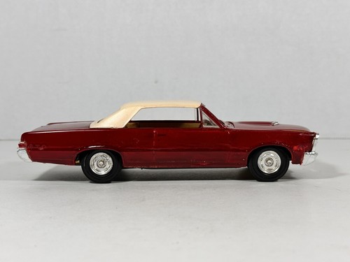 1965 PONTIAC GTO Red and White Built Up Vintage Assembled Model Car 1:25 Scale - 第 3/24 張圖片