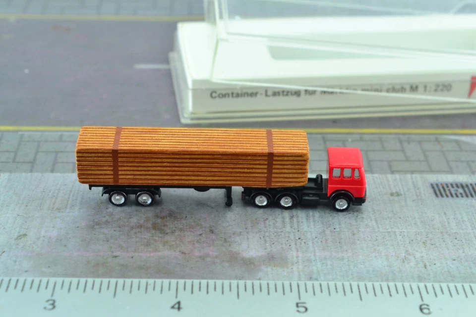 NOCH Wood Transport Tractor Trailer Red Z Scale - Image 2 of 2