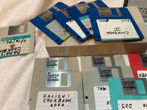 Vintage Lot Used Diskettes W/Sony (damaged) Case - Mostly Cooking Files As Is - Afbeelding 7 van 8