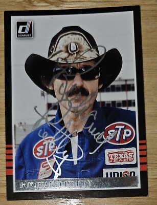 Signed RICHARD ''THE KING '' PETTY  2018 Donruss #104 CARD 