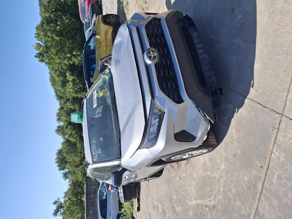 Used ABS Pump and Motor Assembly fits: 2021 Toyota Rav4 actuator and pump assemb - Image 2 of 4