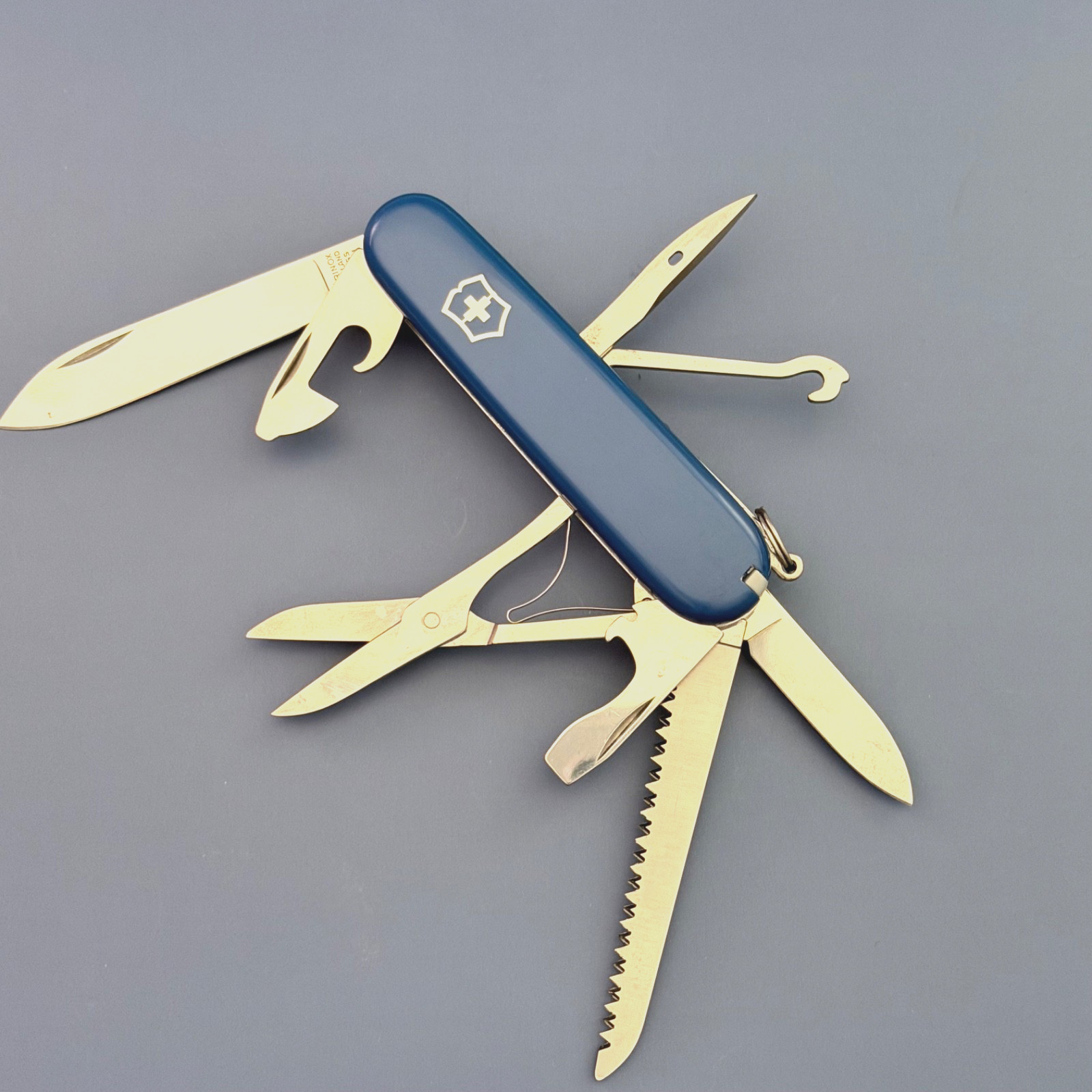 Premium  Victorinox HUNTSMAN Swiss Army/Blue / cleaned, sharpend, polished