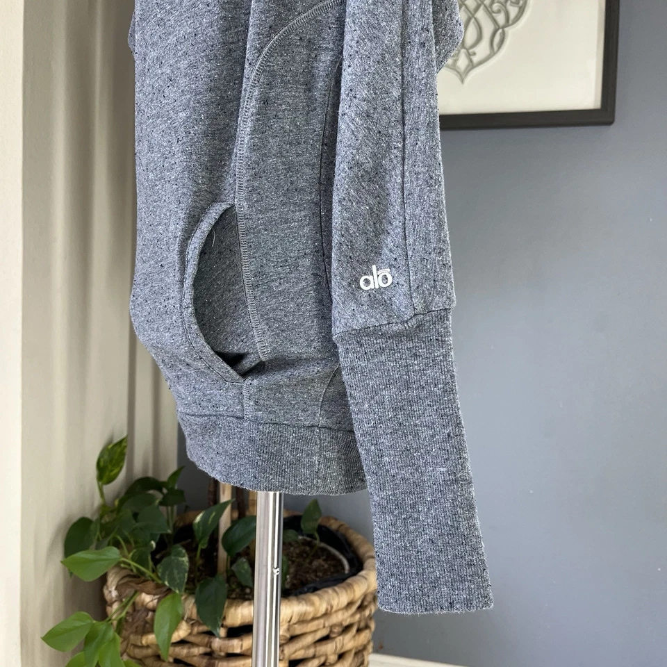Sudadera Pullover Alo Yoga Espalda Abierta Gris Talla S Cuello Redondo Ligera Usada en Excelente Condición Foto 3 de 4