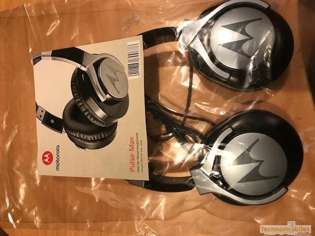 Motorola Pulse Max Wired Headphones With Mic- Black(USED