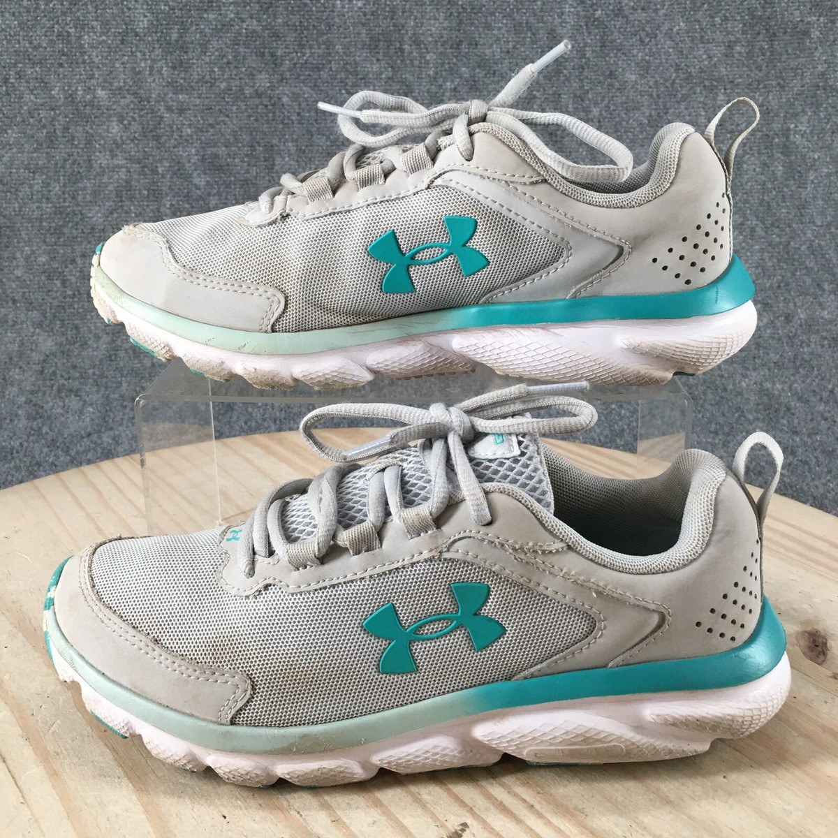 Under Armour Womens 8 Charged Assert 9 Sneakers 3024853 104  display picture 1