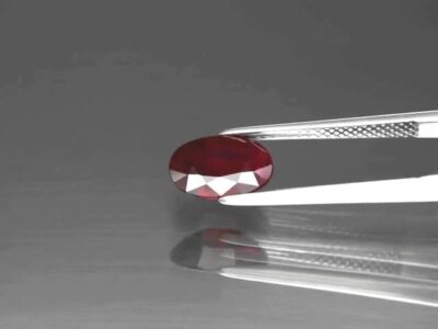 Saphir Rose Ovale Du Mozambique 0,69 Carats Avec Certificat - Pierre Naturelle Pour Bijouterie Ou Collection