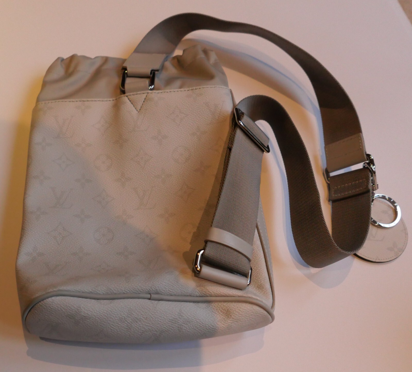 Louis Vuitton White Antarctica Monogram Chalk Sling Bag Cross Body Zip Charm image 6
