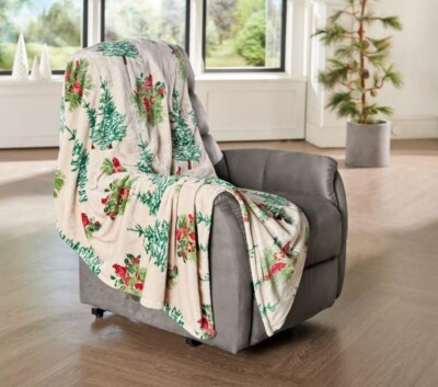 Berkshire Oversized VelvetSoft Whimsical Holiday Throw H263530 Cardinal