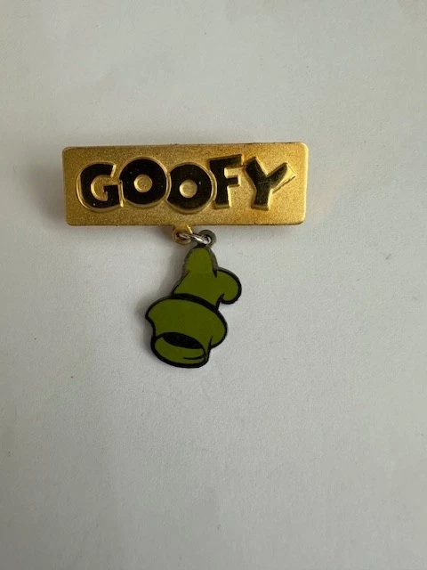 Disney Catalog - Goofy - Character Name - Dangle Disney Pin (C3)