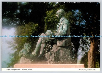 L358173 Dorset Dorchester Thomas Hardy Statue John Hinde D Noble