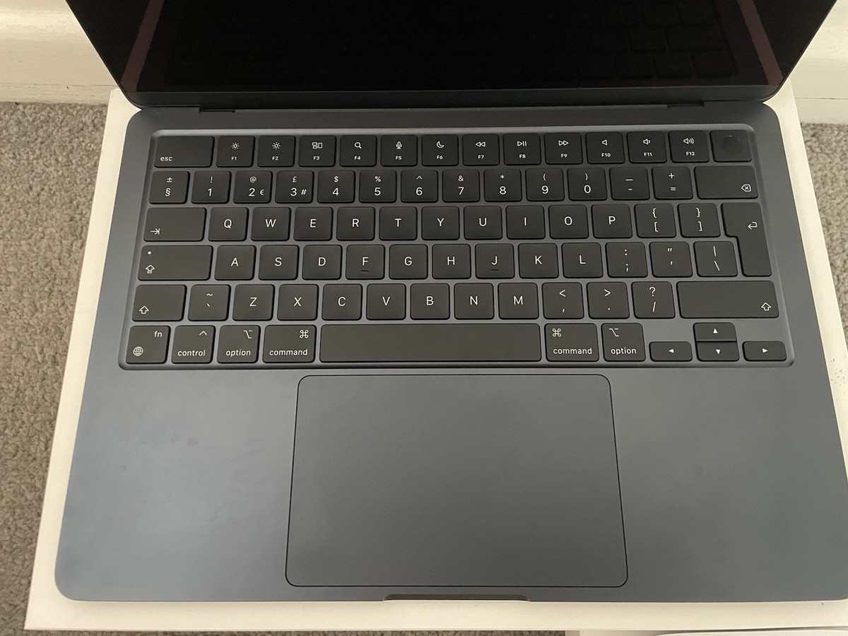 Apple MacBook Air 13-inch M3 Midnight 512GB + Magic Mouse 2