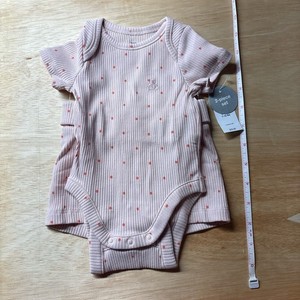 Babygap 2Pc set Pink and white baby bodysuit and shorts size 0-3 months #baby