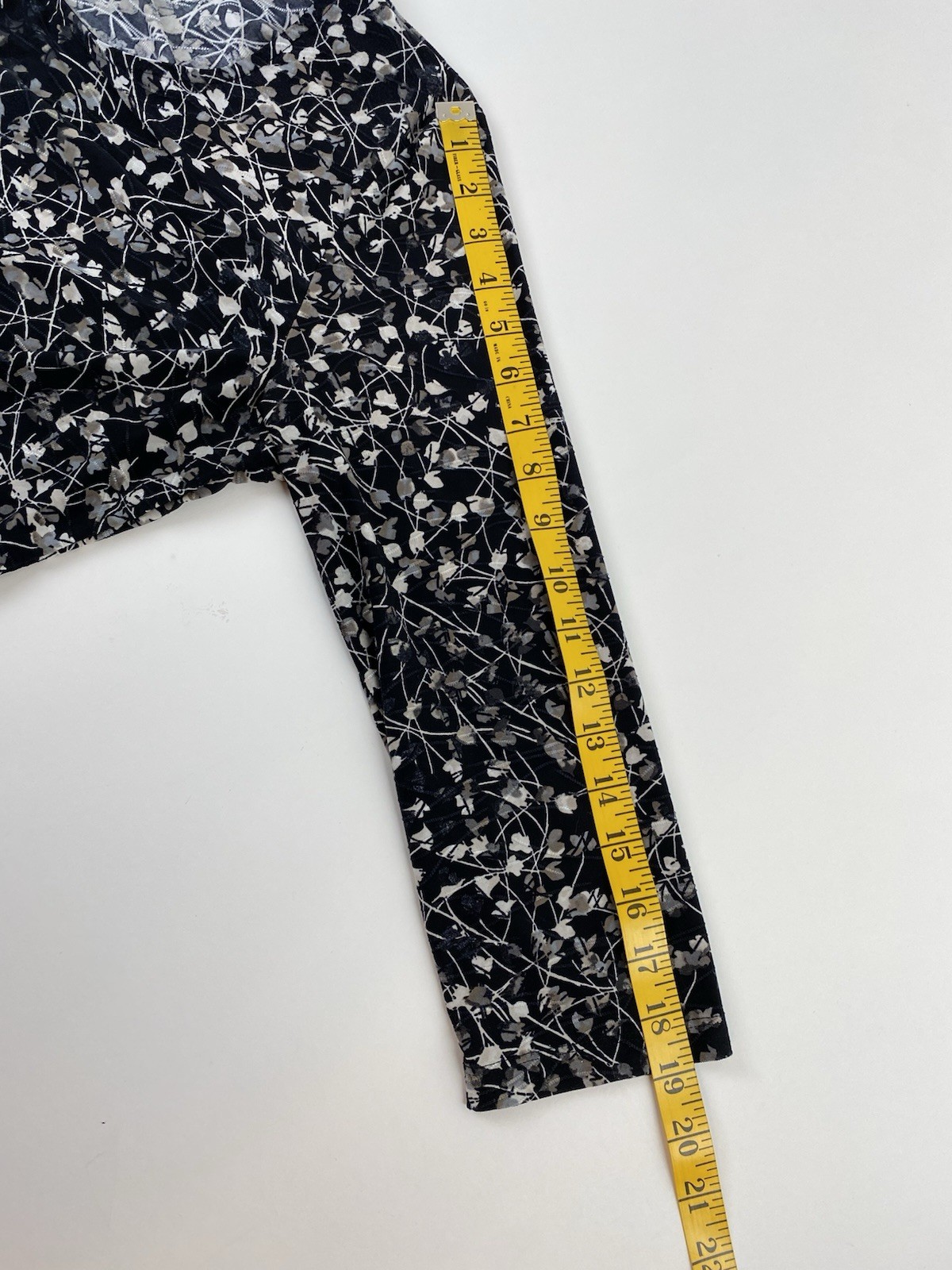 Croft&Barrow Women's 3/4 Sleeve Stretch Black Floral Tunic Blouse Size L thumbnail 5