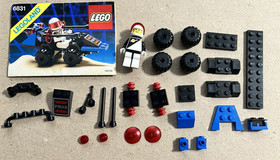 Lego Vintage Classic Space Lot:  6813, 6809, 6831, 6870, and 6828