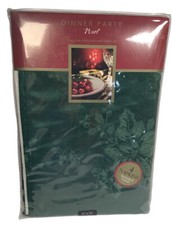 Homewear Dinner Party Noel Green Tablecloth 52x70  Oblong With 4 Napkins NIP