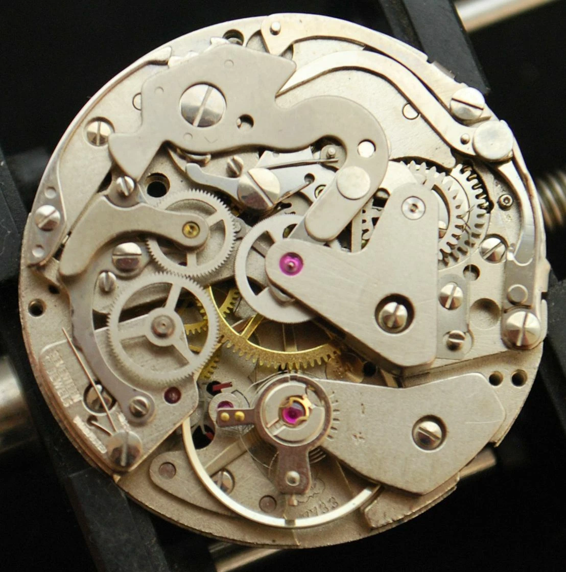 Valjoux 7733 movement for best sale sale