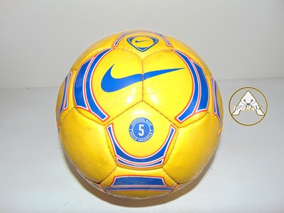 pallone nike giallo