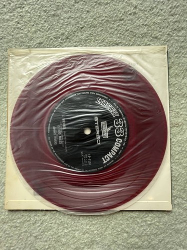 A rare red single by Johnny Rivers, a legendary American rock singer/SSW who ta - Picture 2 of 2