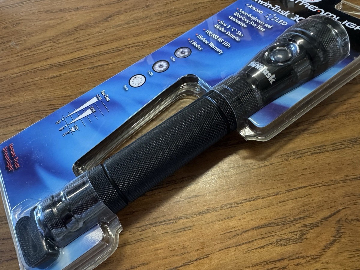 streamlight 3c flashlight Streamlight Task 3C UV Black