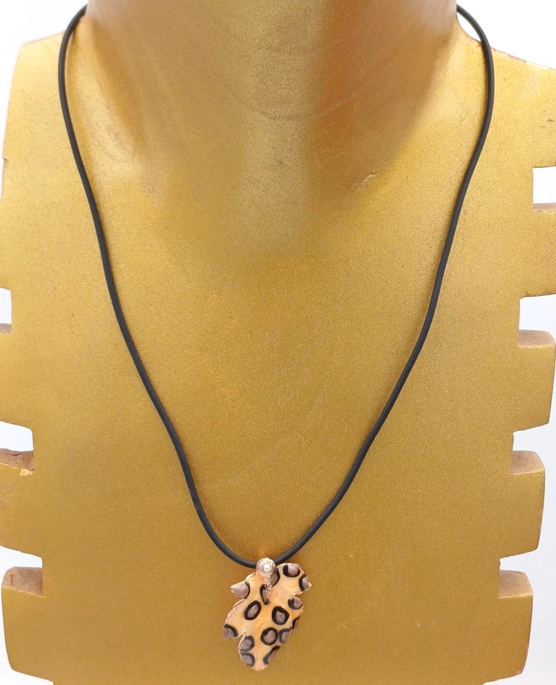 COLLANA CIONDOLO FOGLIA SMALTATA - FIRMATA - Immagine 4 di 4