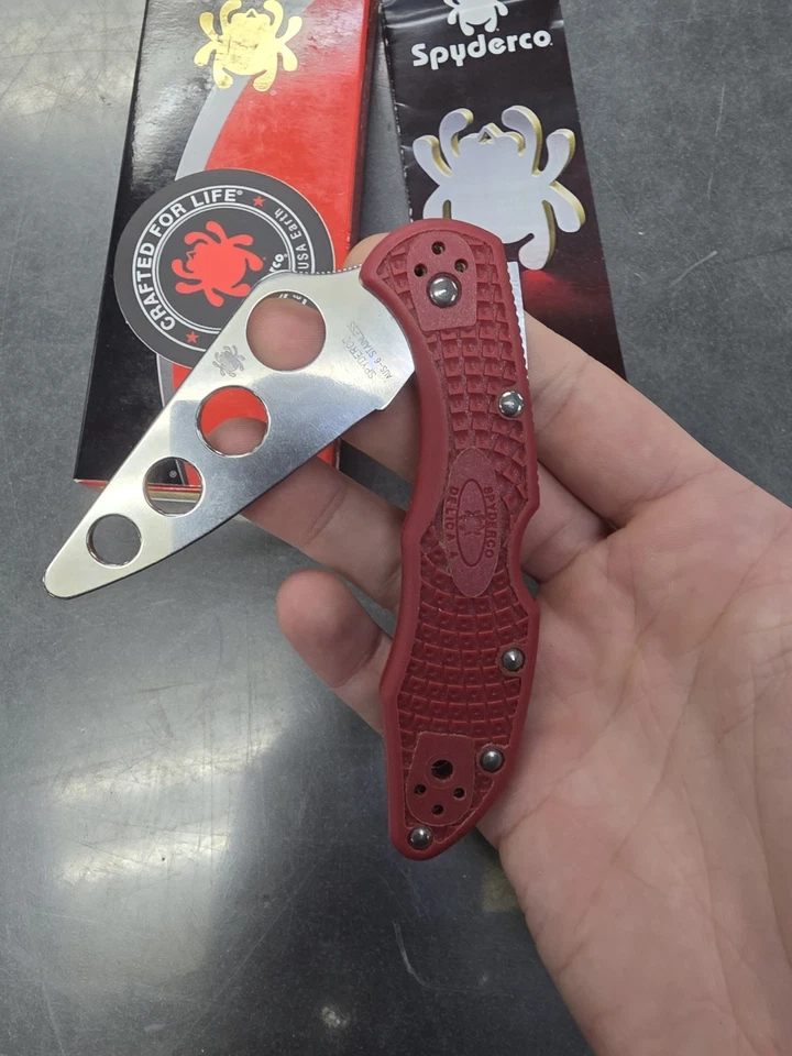 #349 Rojo FRN Spyderco Delica 4 AUS-6 Lockback ENTRENADOR Seki Japón SIN CLIP DE BOLSILLO Foto 2 de 4