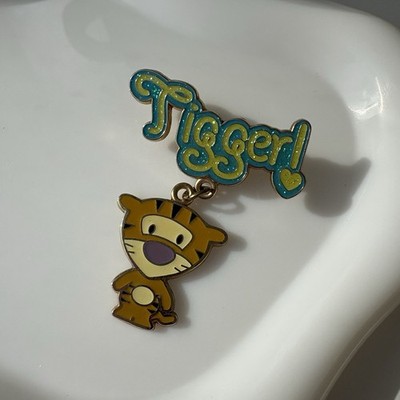 Disney Winnie Puuh süße Figur baumelnder Tigger Pin grün Glitzer süß