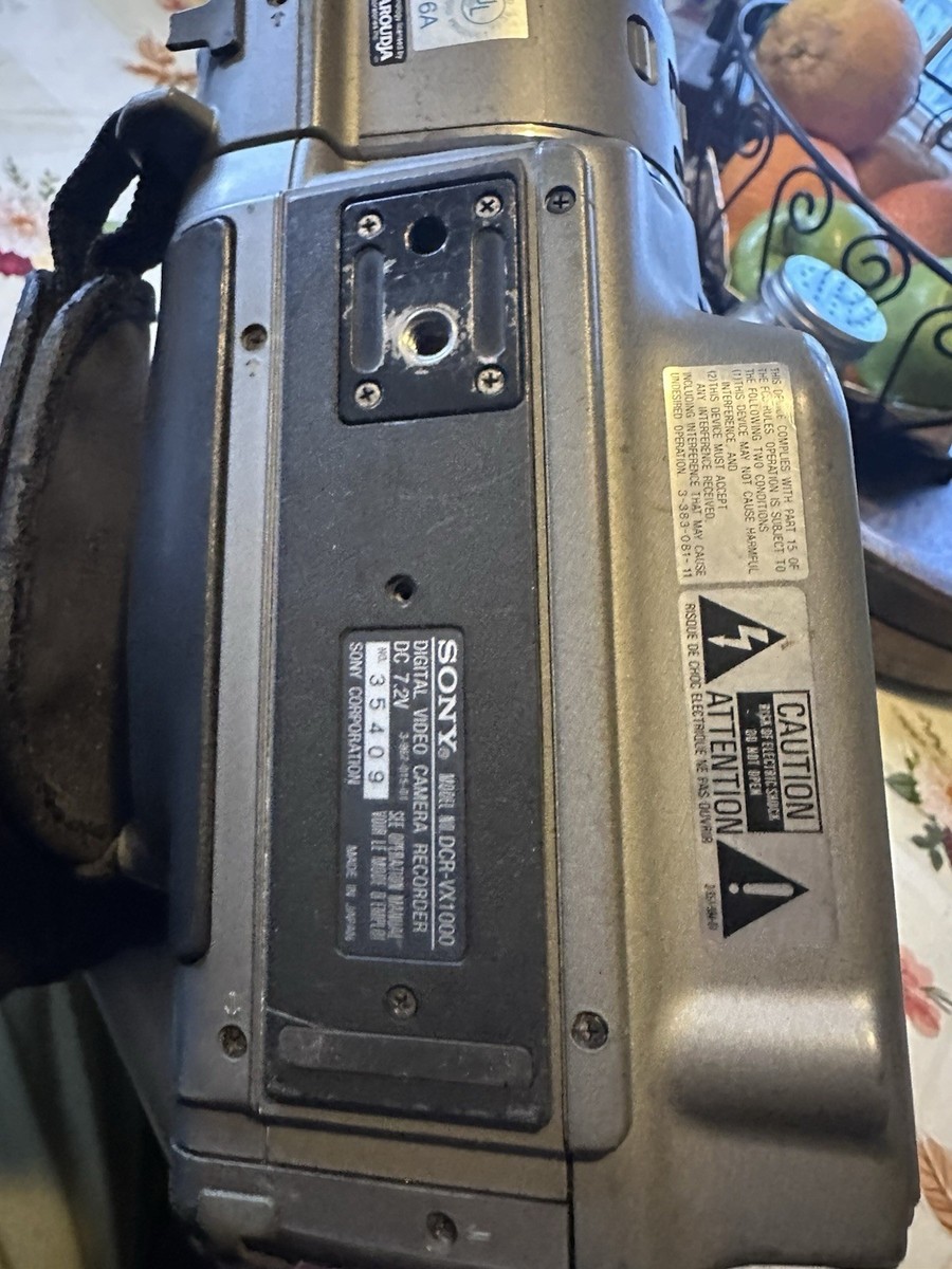 Sony DCR-VX1000 Digital Handycam 20x Optical Zoom MiniDV Super