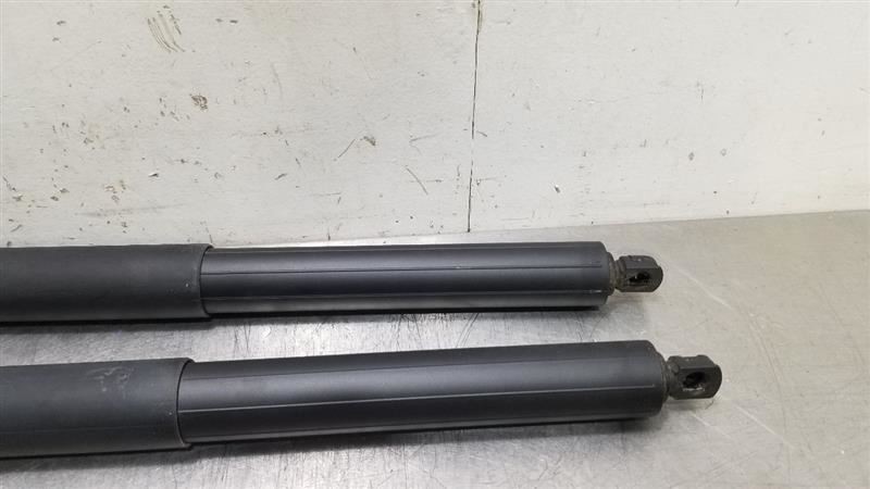 19 2019 MASERATI LEVANTE OEM POWER LIFT MOTOR ACTUATOR SET 6701065110 6701065100
