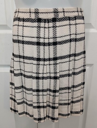 ST. JOHN COLLECTION Black/White Plaid Santana Boucle Knit Pleated Skirt 6 to 8 - Picture 4 of 5