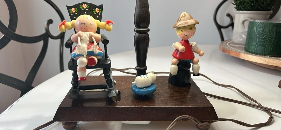 Lámpara musical y basculante Swisstone para niños cuarto infantil hogar niño niña gato Foto 2 de 4