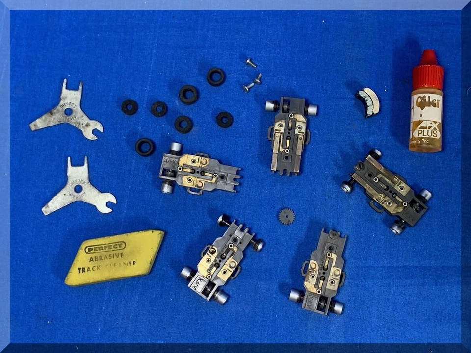 AURORA AFX HO SLOT CAR RACING CHASSIS SPARE PARTS OILER TRACK TOOL FREE