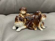 Antigua estatuilla de madre y cachorros bulldog alemán de porcelana vintage