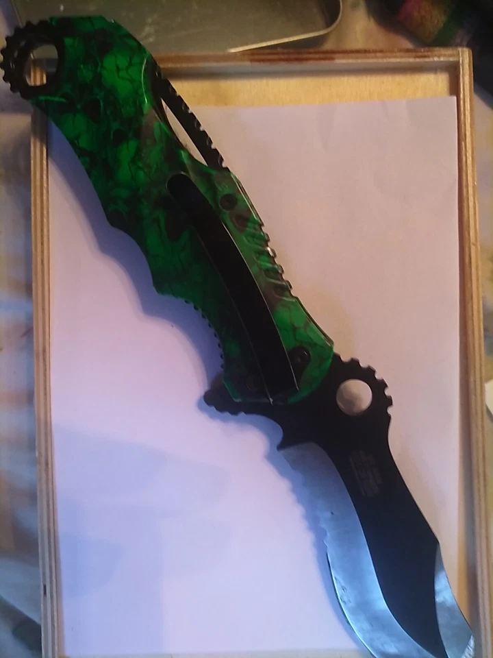 New MTech USA Ballistics MT-A808 Assist Opening Folding Pocket Knife Green Skull - Image 4 of 4