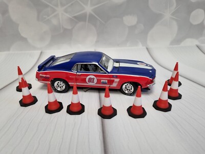 Große stapelbare Verkehrskegel x9 Maßstab 1:24 Modelle Diorama 3D gedruckt
