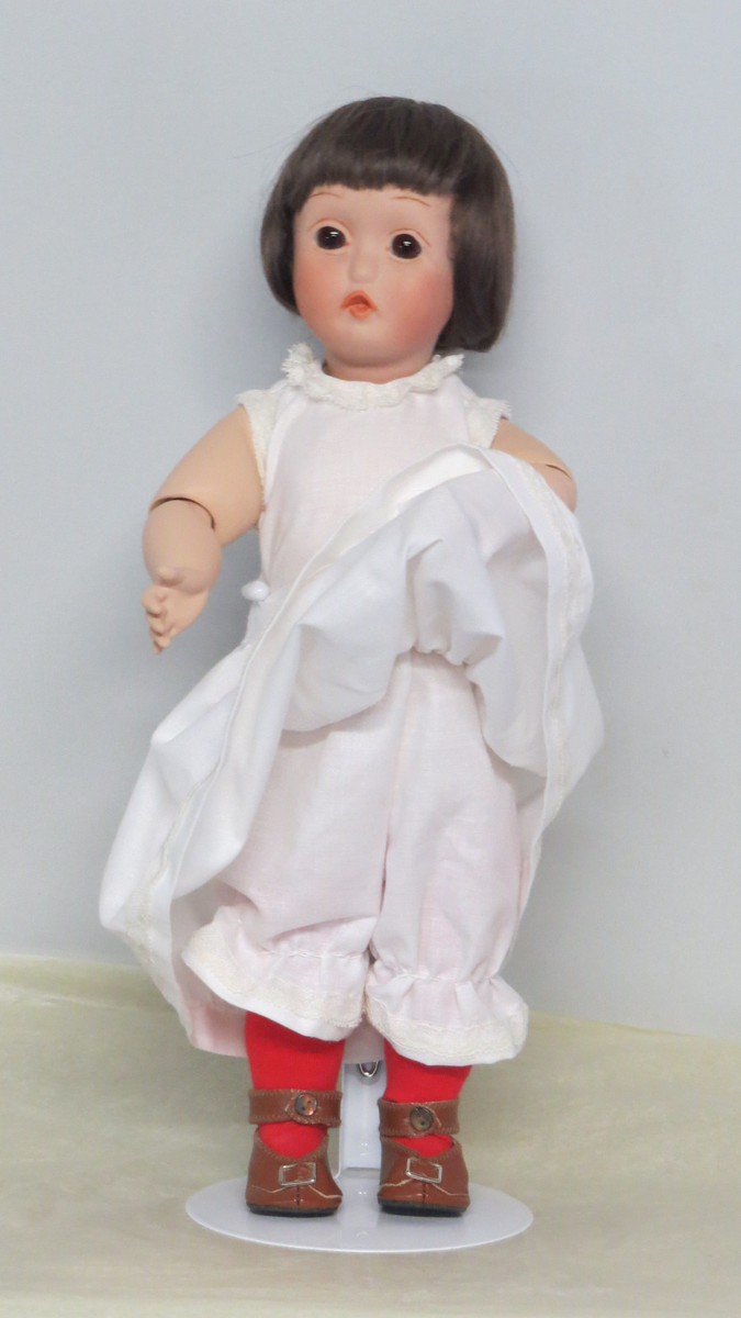 Poupée Bécassine N°15 – Création Française – Tête Porcelaine Yeux Verre – 35 Cm
