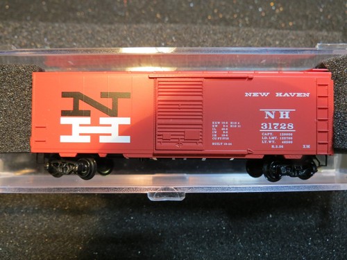 N - Micro-Trains 20830 - 40’ puerta corredera vagón de carga, New Haven LN | Zustand: Used