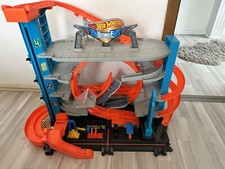 Hot  wheels Ultimate Parkhaus 
