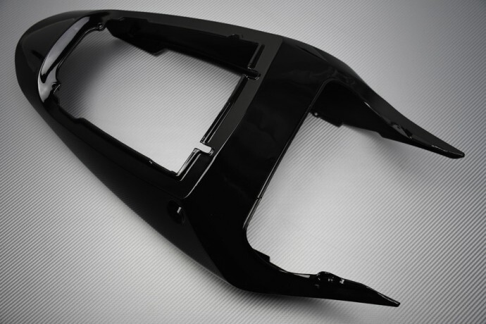 Carénage arrière fissuré Honda CBR 900RR résolu avec ce kit noir et feu