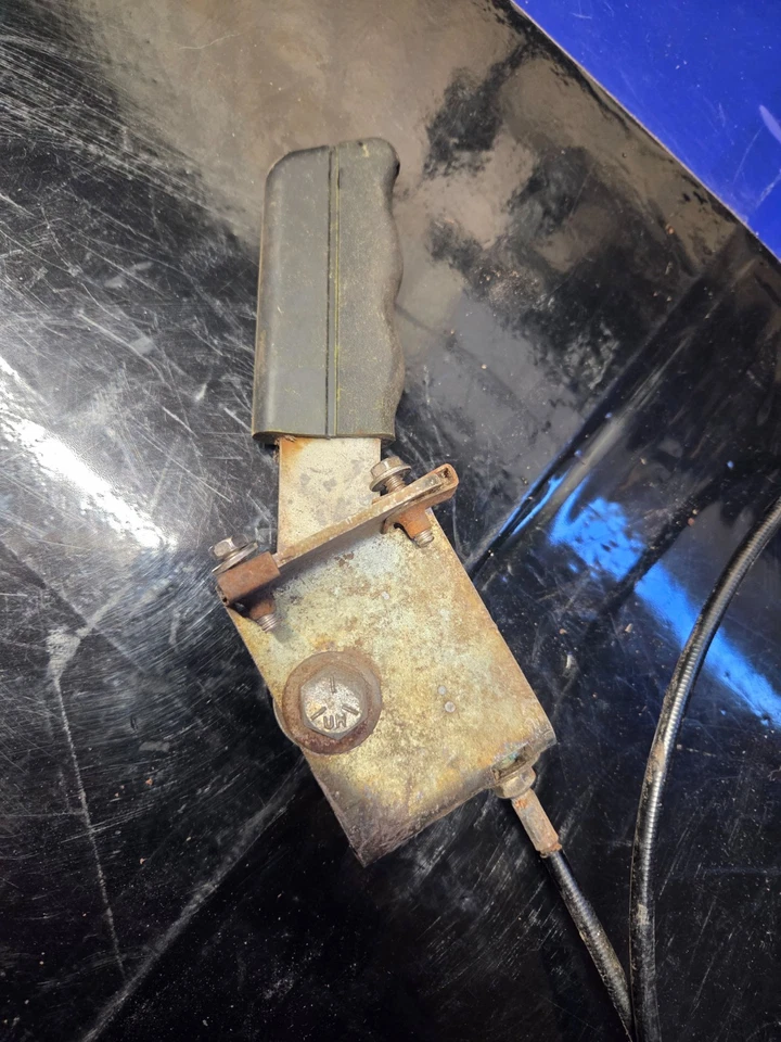 Silver Eagle Dixie Chopper 节气门组件带电缆原始设备制造商部件 600083 — 第 2/4 张图片