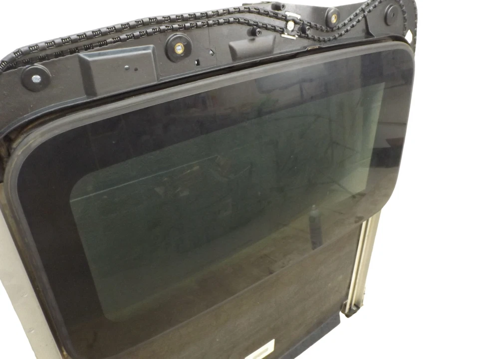 Dodge Caliber 2007-2012 montaje de techo corredizo usado 5183170AC OEM Foto 2 de 4